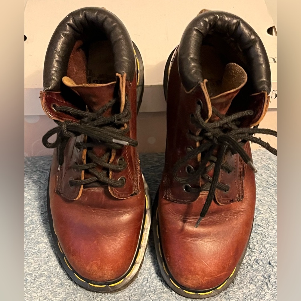 Made in England Dr Martens Brown Leather Lace-Up Boots Youth size 3